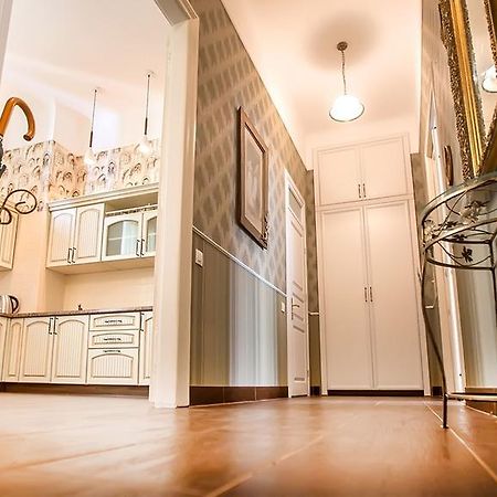 Gorgeous Apartments In Historical Center Of Lvov ภายนอก รูปภาพ