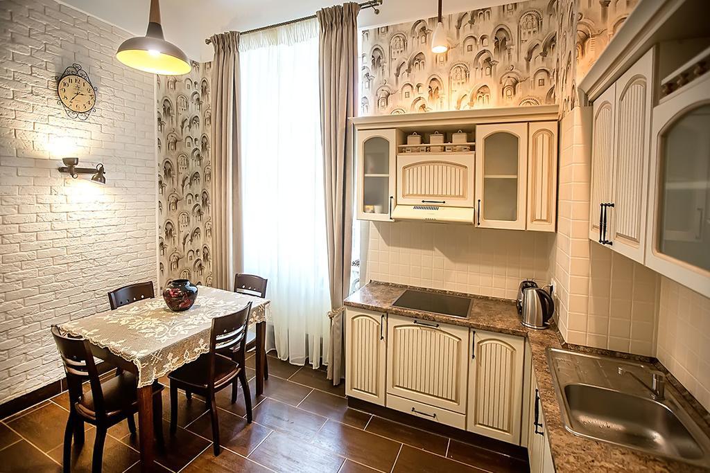 Gorgeous Apartments In Historical Center Of Lvov ภายนอก รูปภาพ