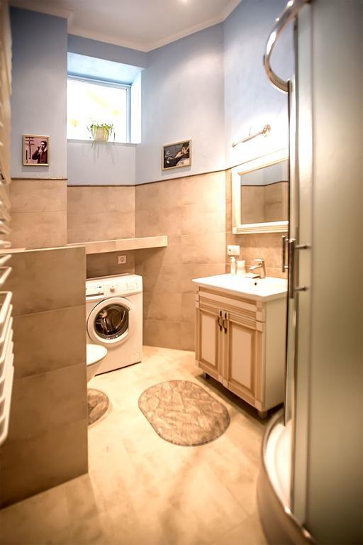 Gorgeous Apartments In Historical Center Of Lvov ภายนอก รูปภาพ