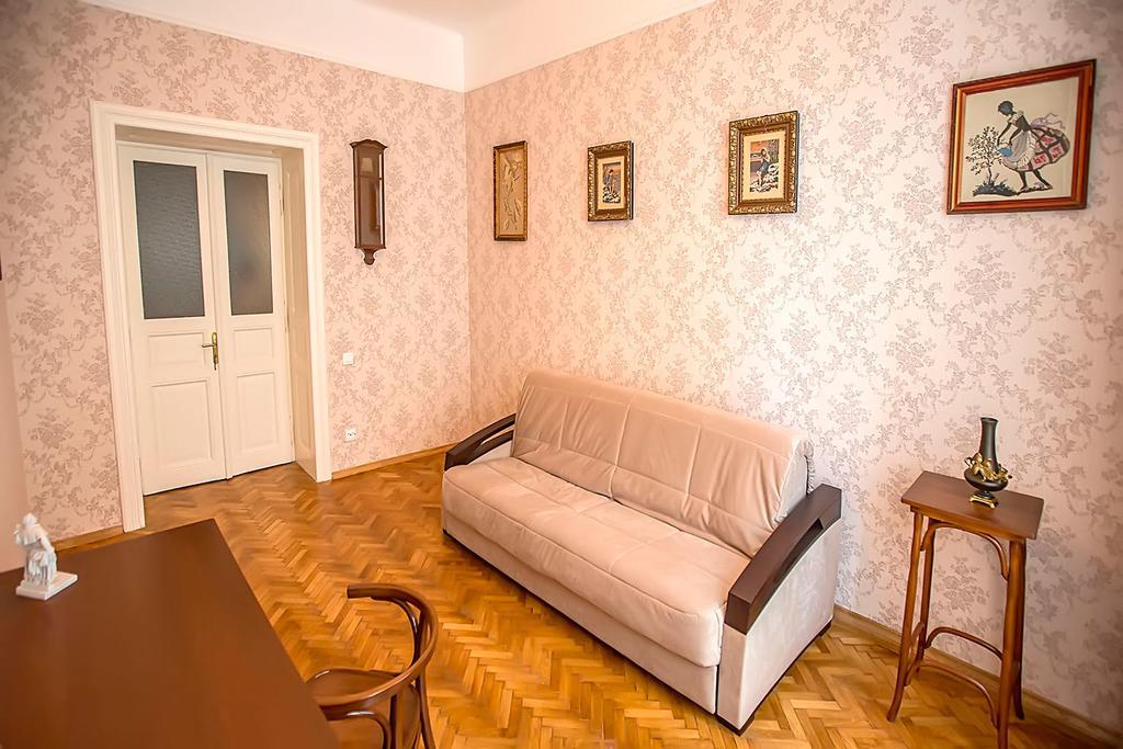 Gorgeous Apartments In Historical Center Of Lvov ภายนอก รูปภาพ